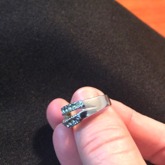 Classy ring - Picture 2 of 3